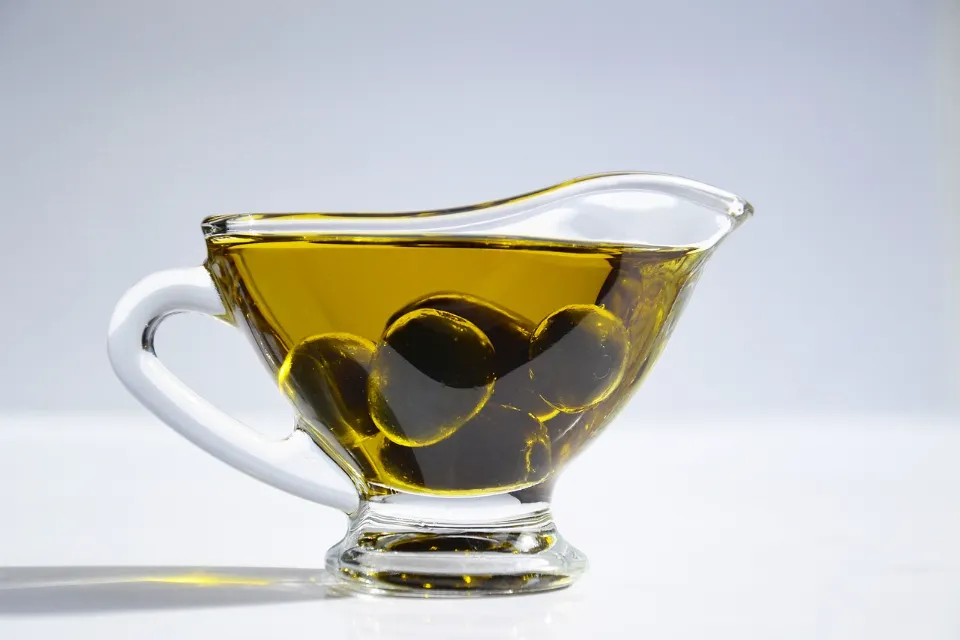 Does Vegetable Oil Go Bad & How Long Does It Last?